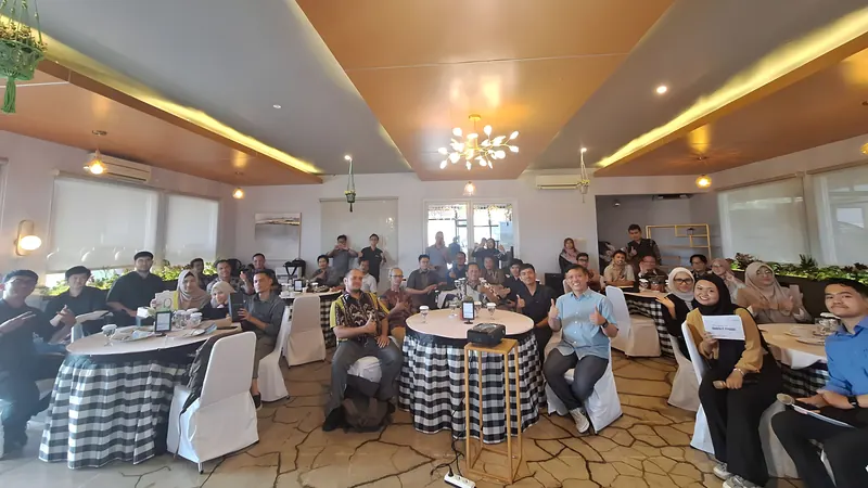 footer-3-gathering-zoom-group